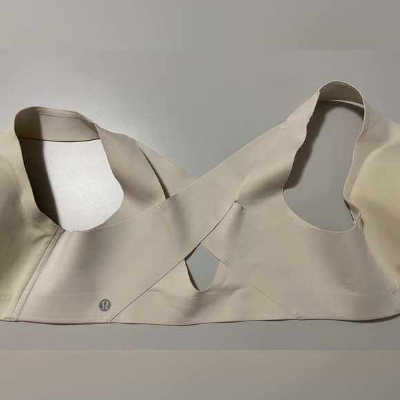 Like New! Lululemon Enlite Front Zip Bra - Picture 8 of 16